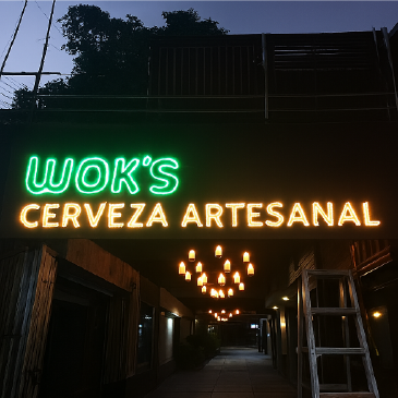 Letrero led verde con la palabra woks y cerveza artesanal en letras finas, diseñado para negocio de bebidas